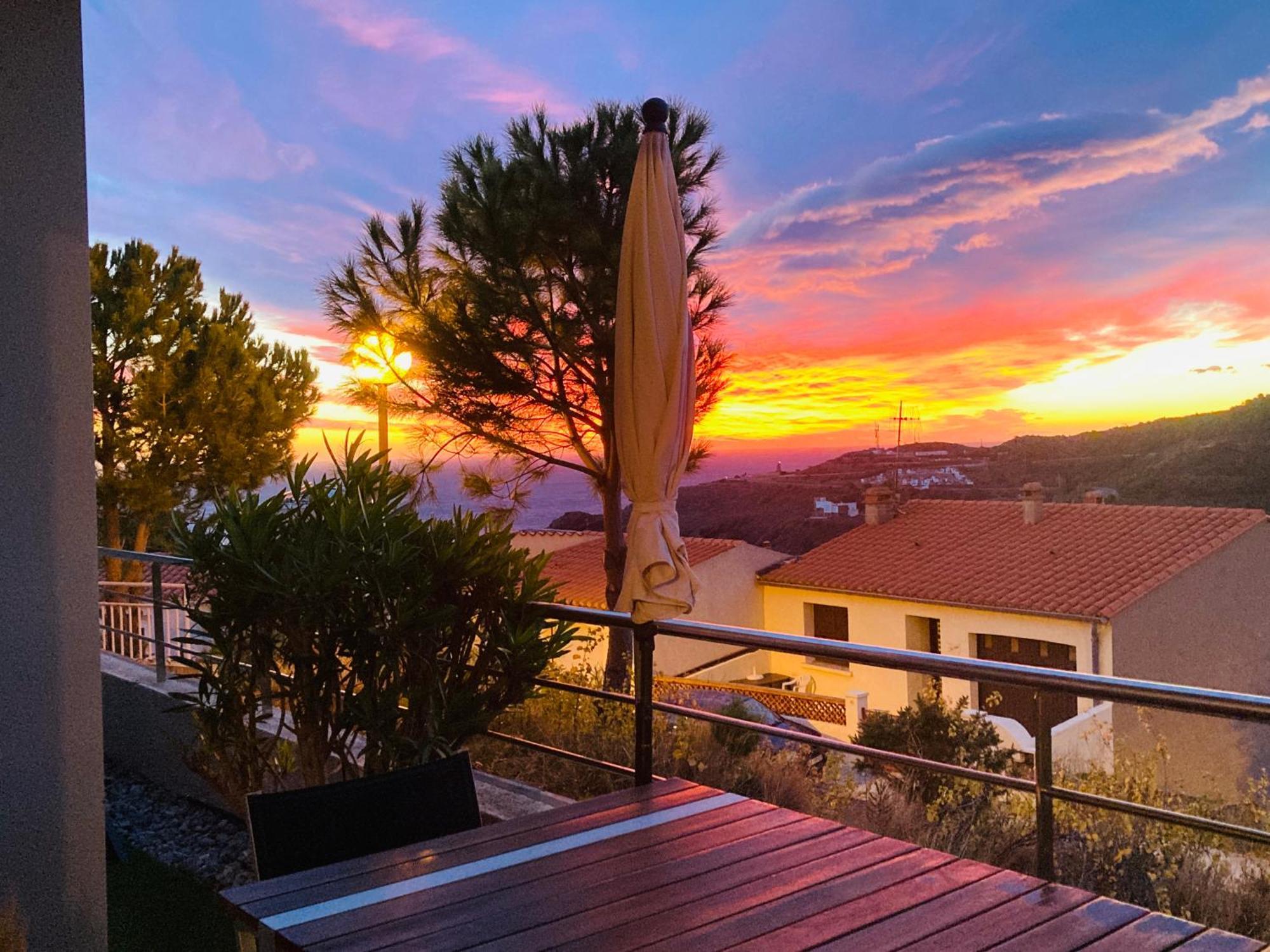Residence Costa Vermella, Vue Mer Et Montagne Au Calme Cerbère Екстериор снимка